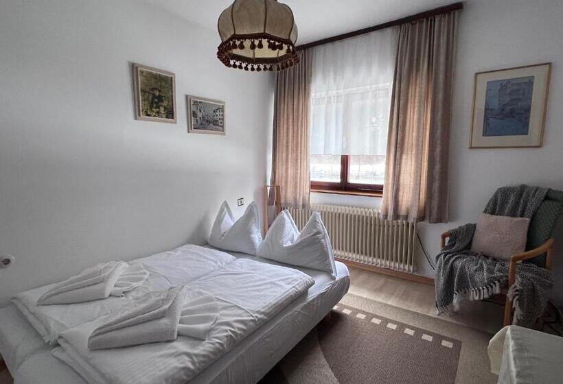 חדר סטנדרט לארבעה, Casa Ema Austria