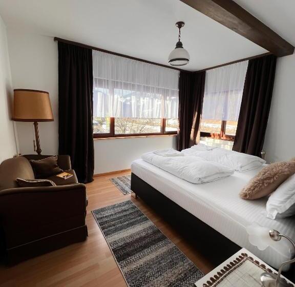 חדר סטנדרט לארבעה, Casa Ema Austria