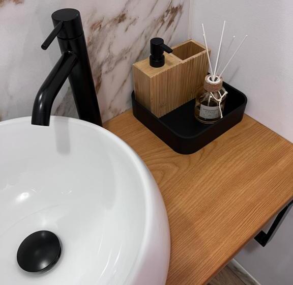 חדר לארבעה סטנדרטי עם מרפסת, Casa Ema Austria