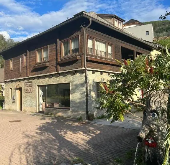 庭の見えるスタンダードトリプルルーム, Casa Ema Austria