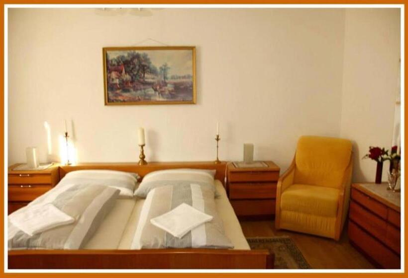 חדר סטנדרט לשלושה עם נוף לגינה, Casa Ema Austria