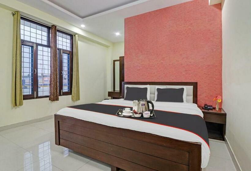 Quarto Triplo Clássico, Premnagar Heights