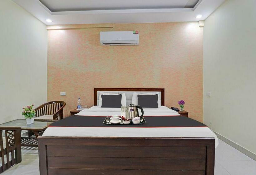 Quarto Triplo Clássico, Premnagar Heights