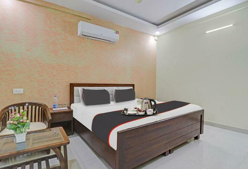 Quarto Triplo Clássico, Premnagar Heights