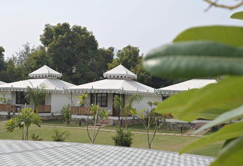 غرفة قياسية مطلّة علي حمام السباحة, Ananda Resort