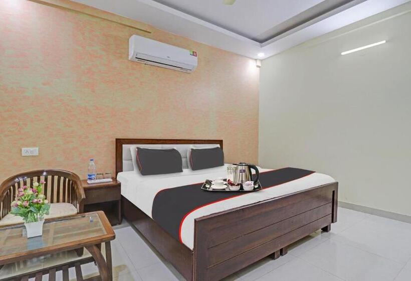 Quarto Triplo Clássico, Premnagar Heights