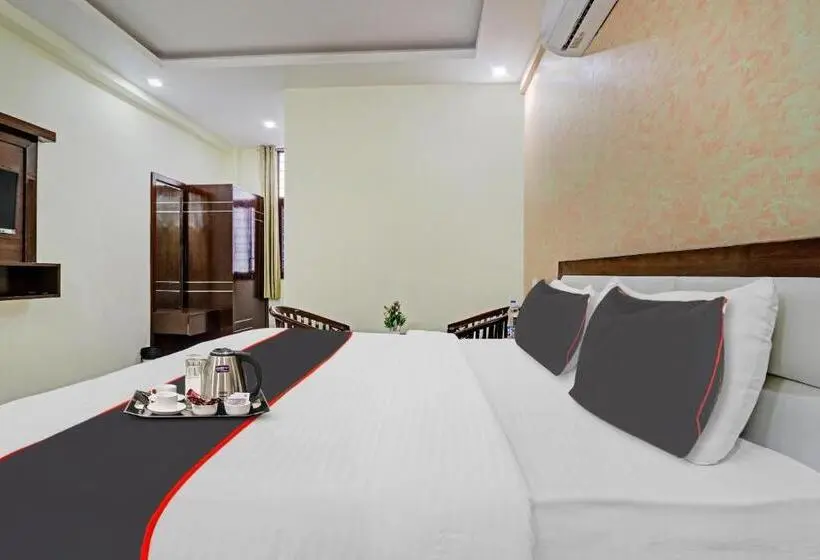 اتاق کلاسیک سه تخته, Premnagar Heights