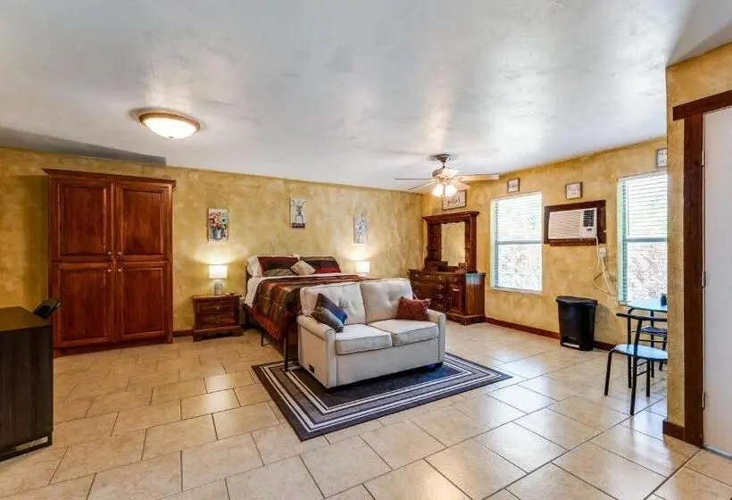 Standard-studio, Hide Away Guest House