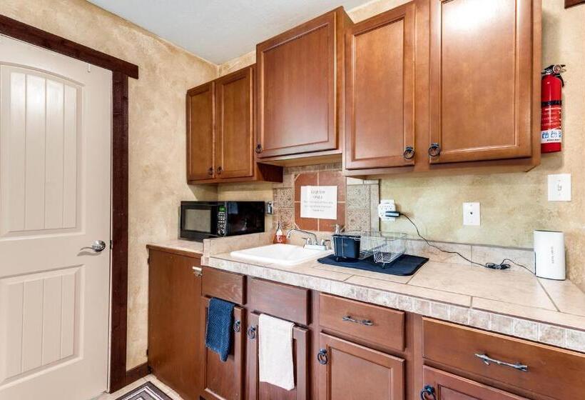חדר סטודיו סטנדרד, Hide Away Guest House