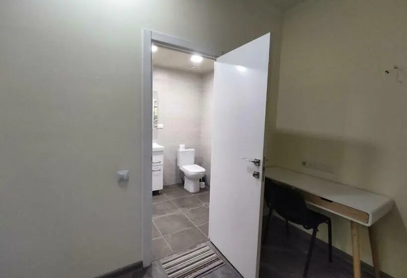 اتاق استاندارد, Woolway Studios