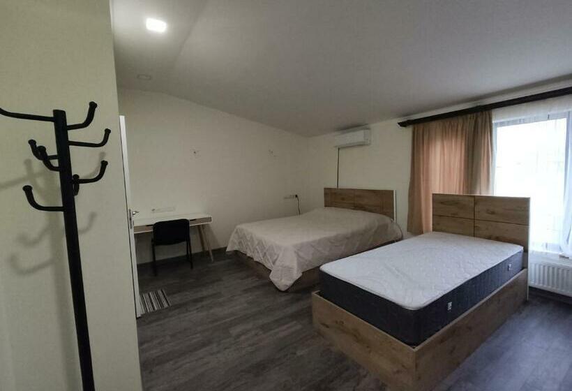 스탠다드 룸, Woolway Studios