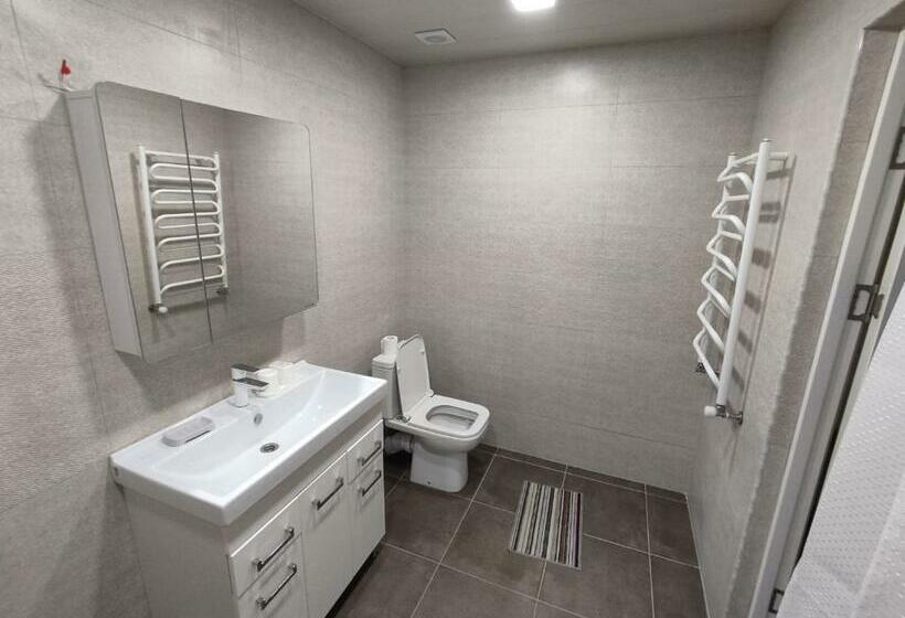 스탠다드 룸, Woolway Studios