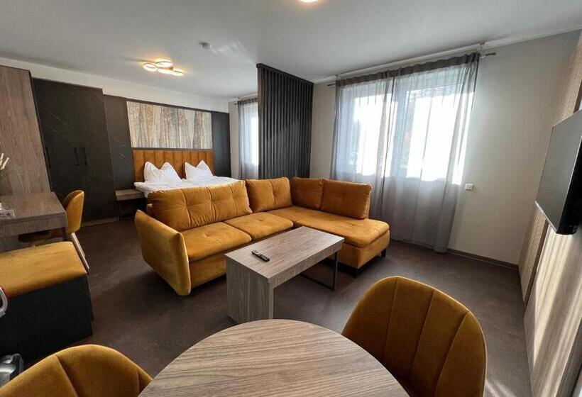 شقة غرفة واحدة, Bonapart