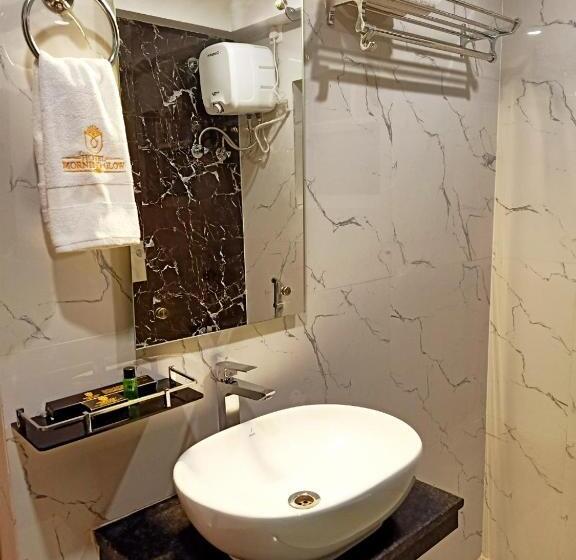 اتاق لوکس با تخت بزرگ, Morning Glow