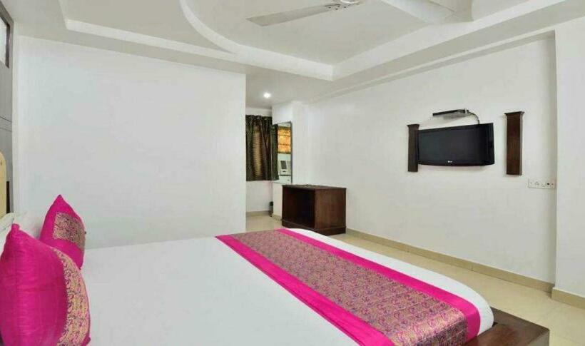 غرفة كلاسيكية ثلاثية, Pop 700964  Pingal Dream Near Prachin Shani Mandir