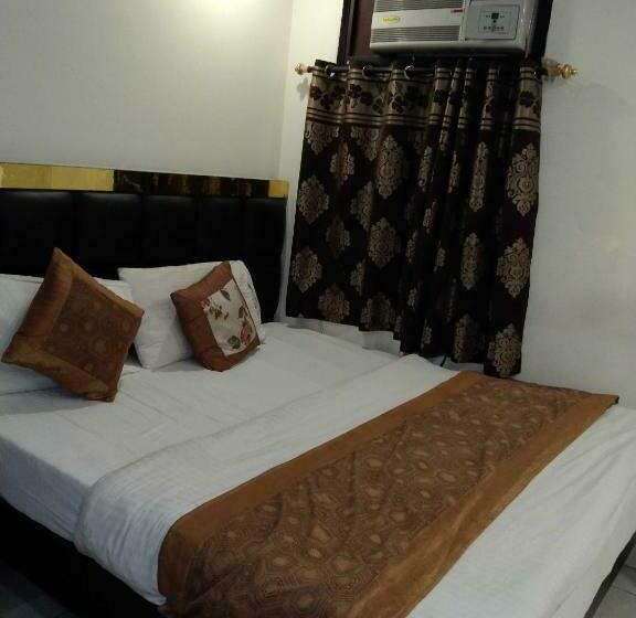 غرفة كلاسيكية ثلاثية, Pop 700964  Pingal Dream Near Prachin Shani Mandir