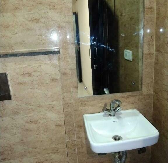 غرفة كلاسيكية ثلاثية, Pop 700964  Pingal Dream Near Prachin Shani Mandir