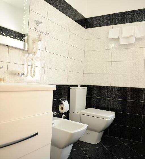 חדר בסיסי לשלושה, Rezidence Tredi City Center