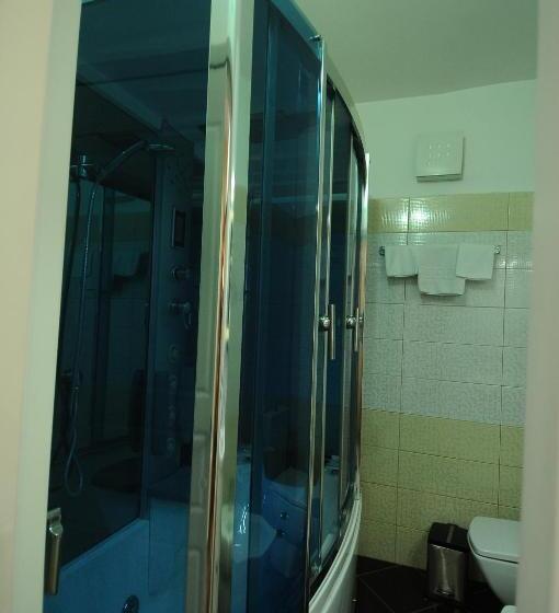 غرفة أساسية ثلاثية, Rezidence Tredi City Center