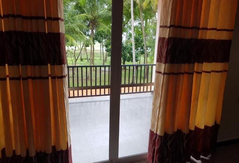 家庭间, Yala Viewer Bird Resort And Safari