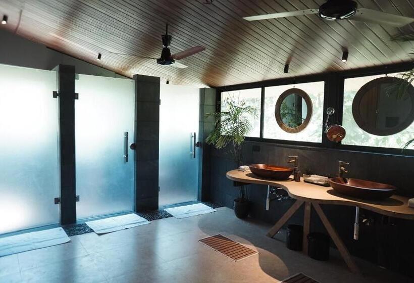 高级家庭房间, La Selva Resort, Pench National Park