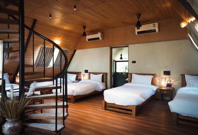 高级家庭房间, La Selva Resort, Pench National Park