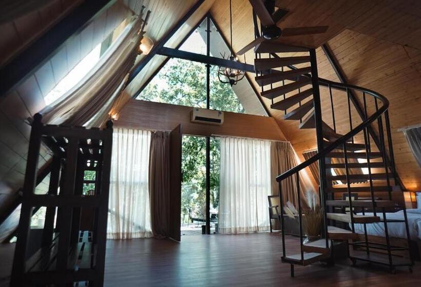 수피리어 패밀리 룸, La Selva Resort, Pench National Park