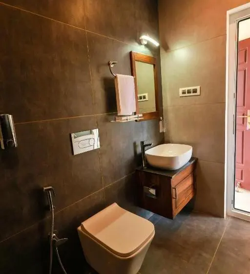 バルコニー付きデラックスルーム, The Windy Mist Resort Munnar
