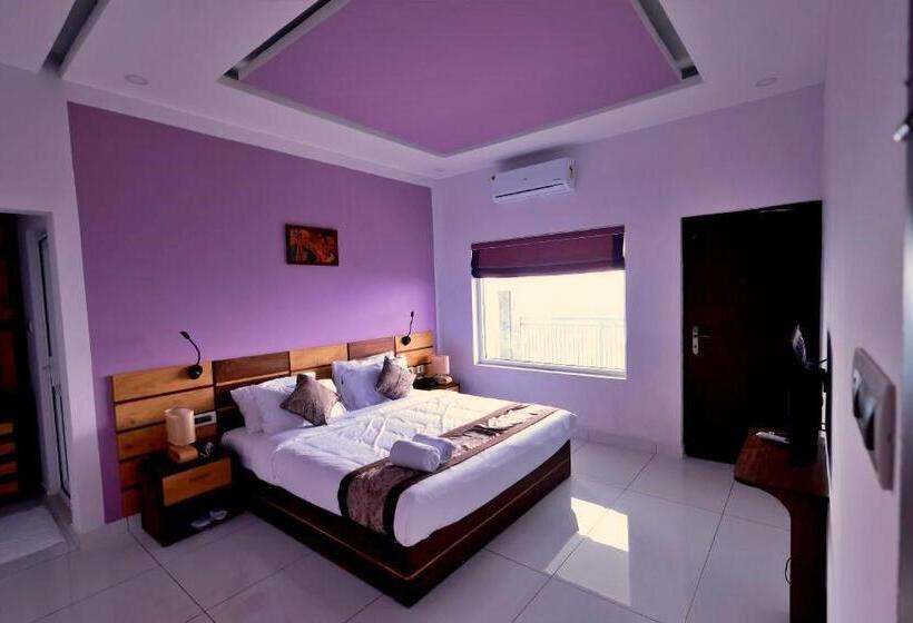 Полулюкс с Балконом, The Windy Mist Resort Munnar