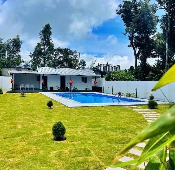 סוויטת ג'וניור עם מרפסת, The Windy Mist Resort Munnar