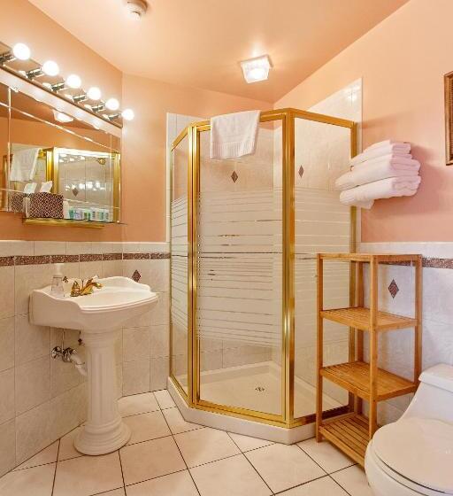 Classic room with balcony, After Eight Bed And Breakfast