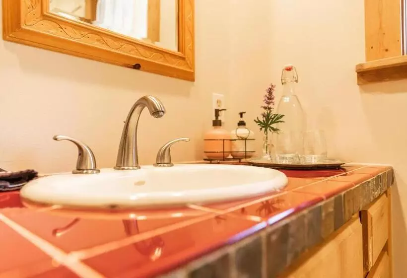 اتاق استاندارد با تخت بزرگ, Bentwood Inn