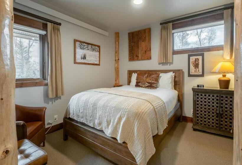 غرفة قياسية, Bentwood Inn