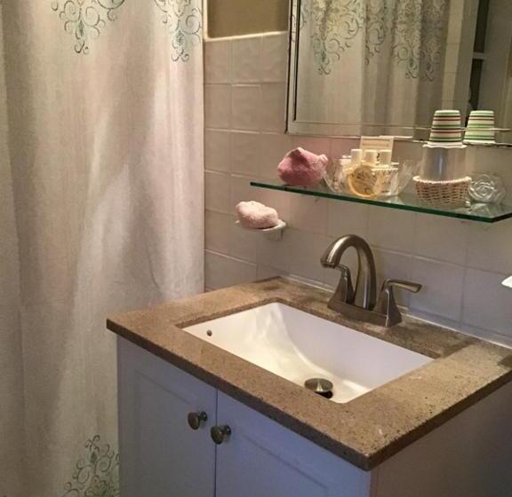 标准间, Brookview Manor Inn