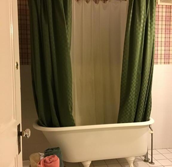 标准间, Brookview Manor Inn