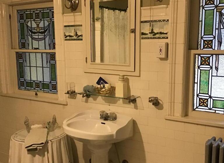 套房, Brookview Manor Inn