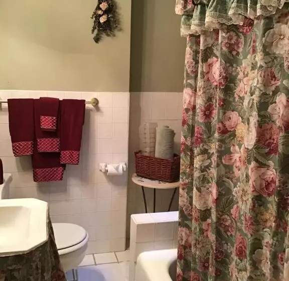 キングサイズベッドのデラックススイート, Brookview Manor Inn