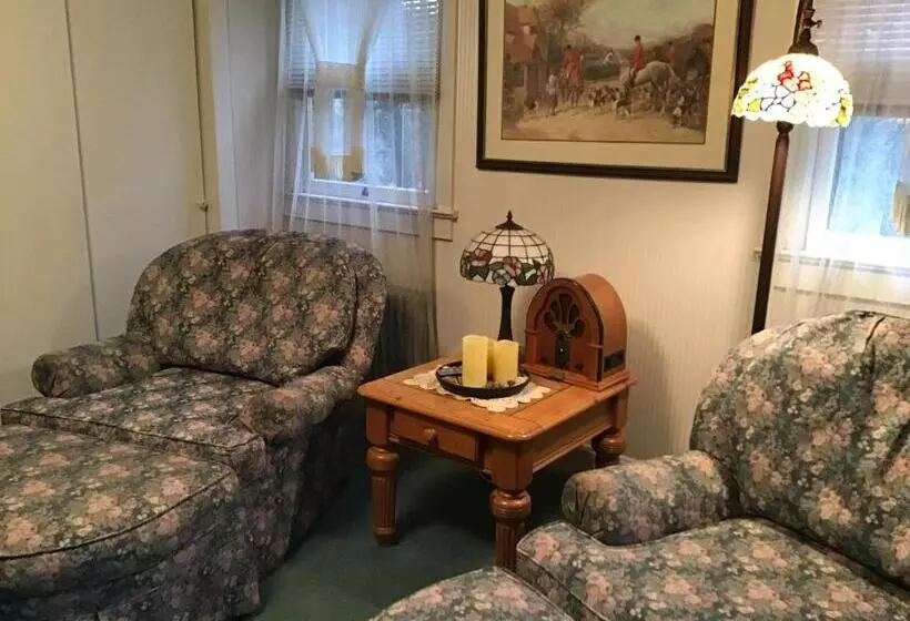 キングサイズベッドのデラックススイート, Brookview Manor Inn
