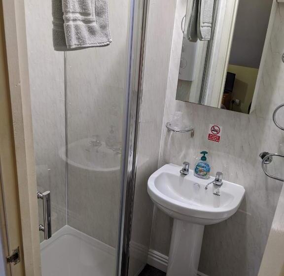 غرفة قياسية فردية, Kingswinford Guest House