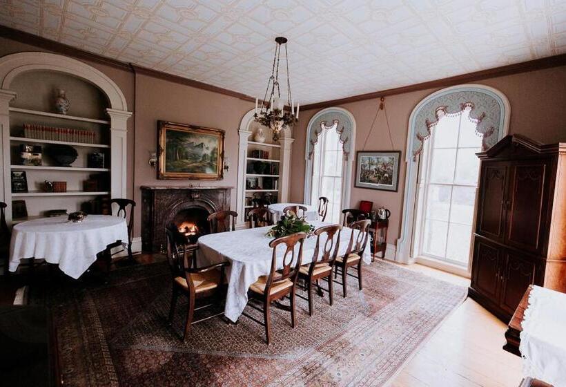 חדר סופריור עם מיטת קינג, Mayhurst Estate