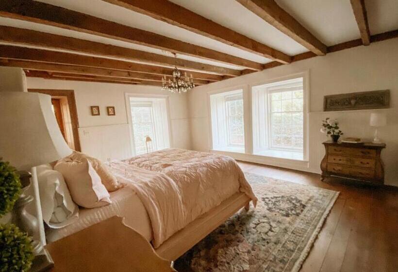 חדר לארבעה סטנדרטי עם נוף לגינה, Mayhurst Estate