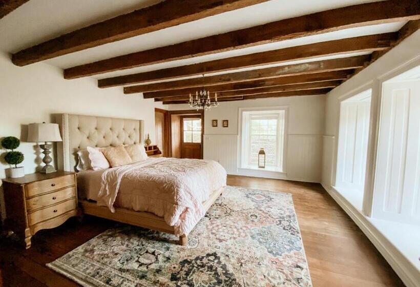 חדר לארבעה סטנדרטי עם נוף לגינה, Mayhurst Estate