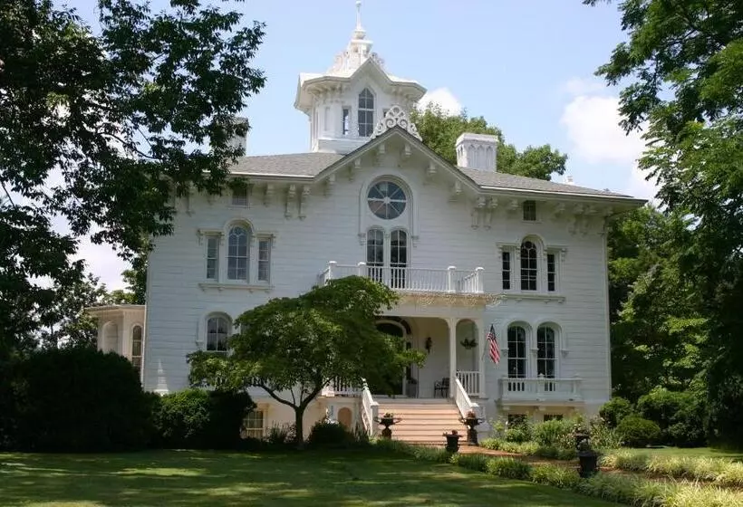 スーペリアールーム, Mayhurst Estate