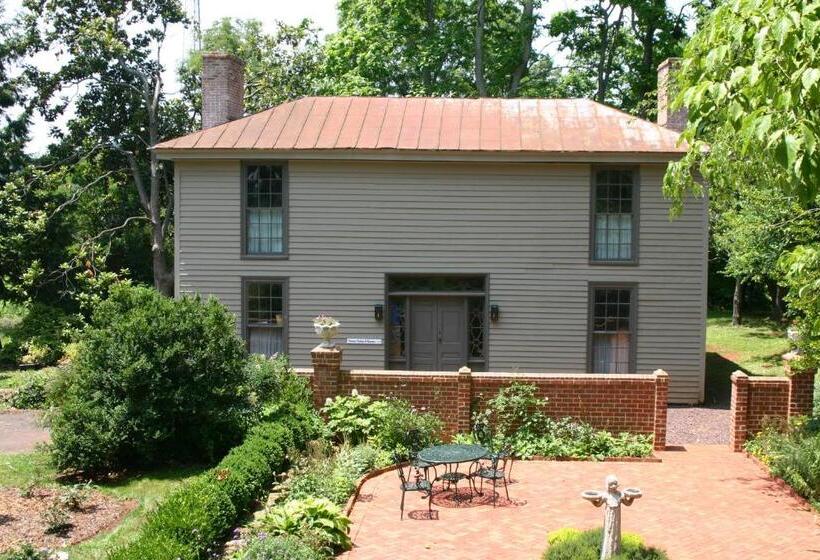 חדר סופריור לארבעה, Mayhurst Estate