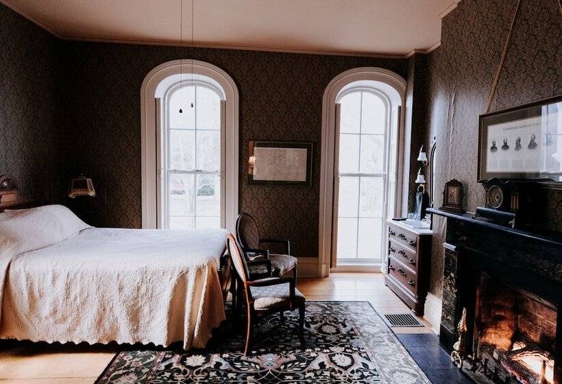 חדר סופריור לארבעה, Mayhurst Estate