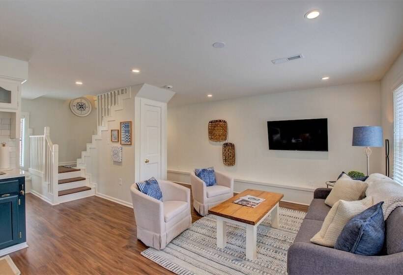 خانه 1 خوابه, The Baker