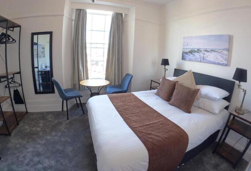 Семейный Номер, The Grove Falmouth