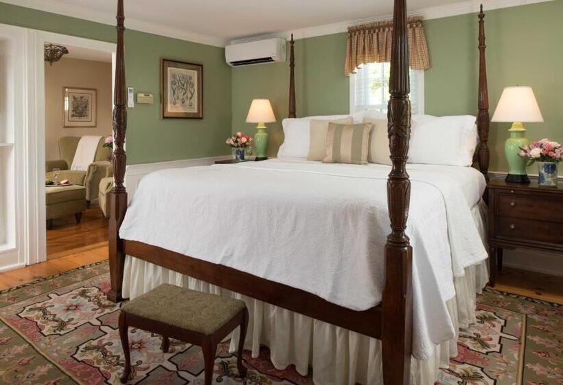 جناح سرير كينج, The Inn At Yarmouth Port