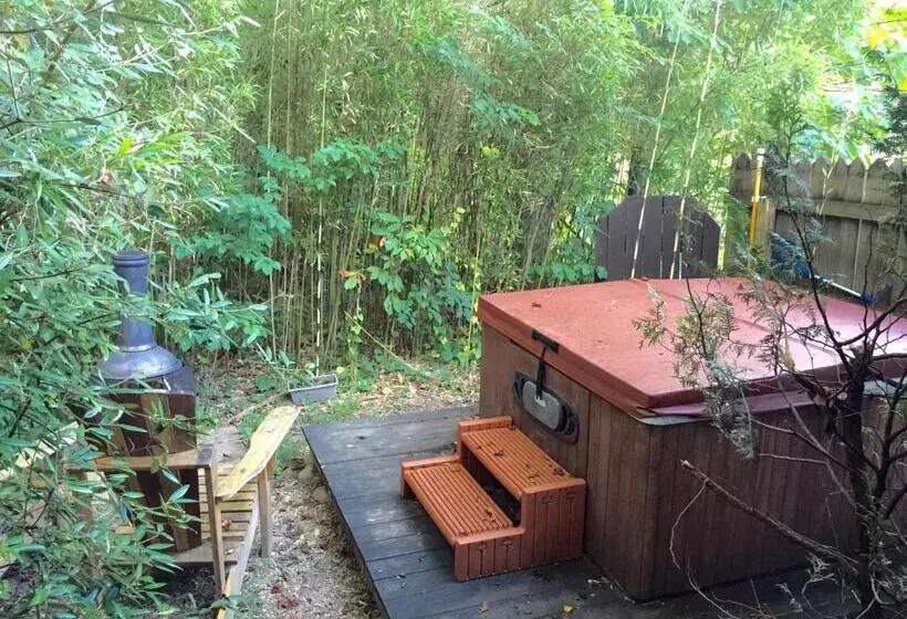 キングサイズベッドのデラックスルーム, Creekwalk Inn Bed And Breakfast With Cabins