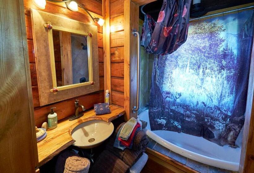 غرفة قياسية سرير كينج, Creekwalk Inn Bed And Breakfast With Cabins